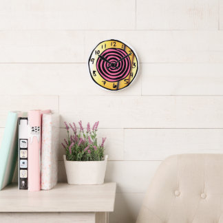Pink Spiral Wonderland Clock Rund Klocka