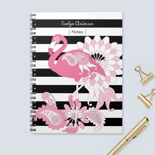 Pinker Flamingo i svart-vit randig design Anteckningsbok (Skapare uppladdad)