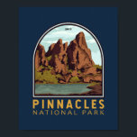 Pinnacles nationalparkens Vintage Emblem Poster<br><div class="desc">Konstruktion för vektorgrafik med knappnålar. Parken är en amerikansk nationalpark som skyddar ett bergsområde öster i Salinasdalen i centrala Kalifornien.</div>