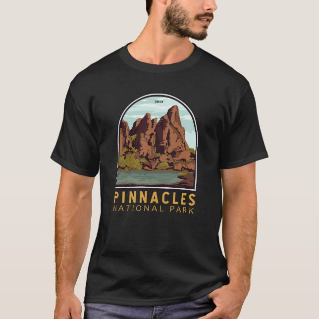 Pinnacles nationalparkens Vintage Emblem T Shirt (Framsida)