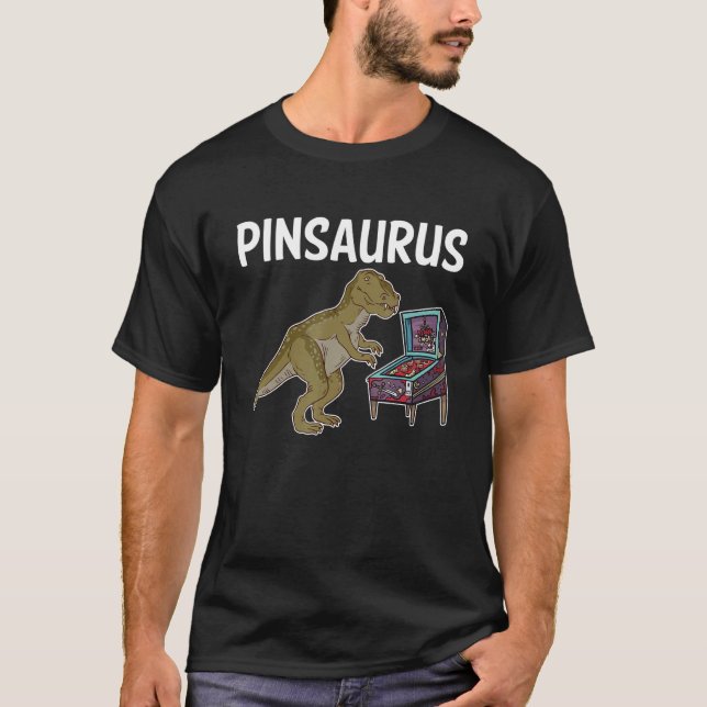 Pinsaurus Pinball Maskin Player T Shirt (Framsida)