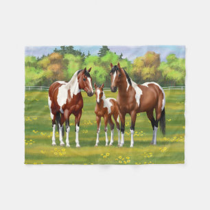 Pinto Paint Quarter Horses in Summer Pasture Fleecefilt