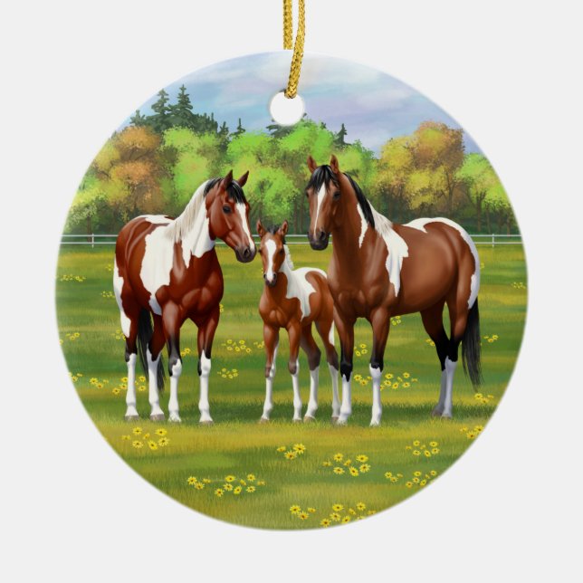 Pinto Paint Quarter Horses in Summer Pasture Julgransprydnad Keramik (Framsidan)