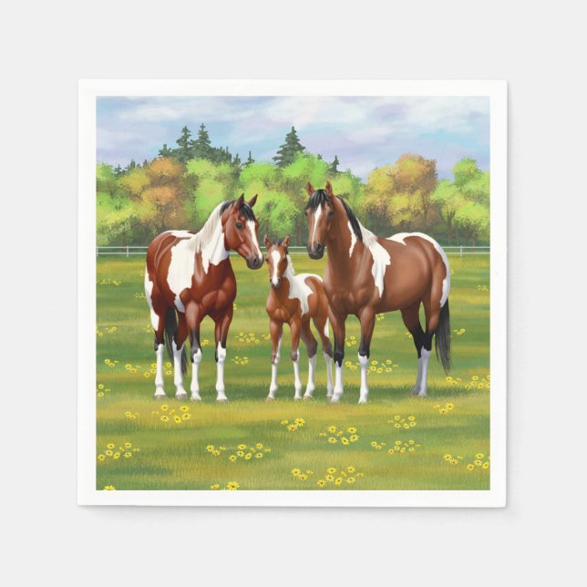 Pinto Paint Quarter Horses in Summer Pasture Pappersservett (Framsidan)