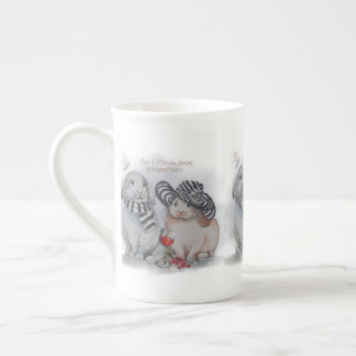 "Pipa & Marlow" Boganhues Print Benporslin Mugg