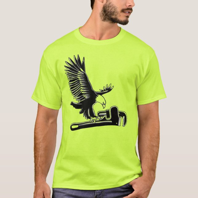 Pipe wrench eagle t shirt (Framsida)