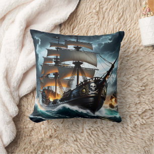 Pirat Frakt Battling Stormy Seas at Dusk Kudde