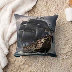 Pirat Frakt som seglar genom Stormy Seas vid Dusk Kudde