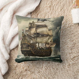 Pirat Frakt som seglar genom Stormy Seas vid Dusk Kudde