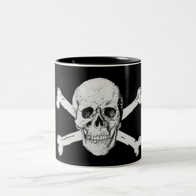 Pirat Skull och korsben Två-Tonad Mugg (Center)