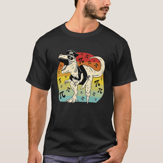 Pirate Rex Dinosaur retro sunset Pie math T Shirt (Framsida)