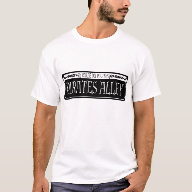 Pirater Alley Metall Sign Tee Shirt (Framsida)