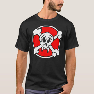 Pirater av den röda pärlemorfärg fulla frontalen tee shirt