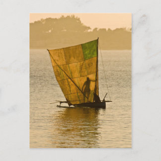 Piroguier Vezo Vykort