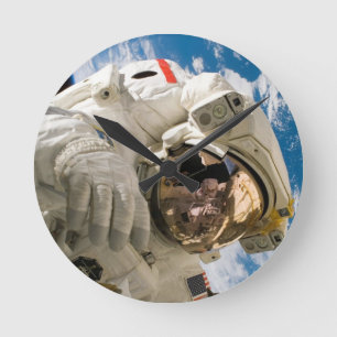 PirsäljareSpacewalk Rund Klocka