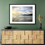 Pismo Beach California Dramatic Bold Sunset Photo Poster<br><div class="desc">Detta dramatiska kust,  Pismo Beach,  Kalifornien,  vidsträckt,  pristiskt,  sandstrandslandskap,  som tas nära solnedgången,  exuderar fredlighet och ensamhet. Här hittar du de surfare som väntar på perfekten och de små fåglarna som söker efter sitt kvällssack. Du kan enkelt anpassa den här poster och jag erbjuder även anpassning för alla produkter.</div>