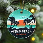 Pismo Beach California Retro Sunset Souvenirs 80-t Julgransprydnad Keramik<br><div class="desc">Pismo Beach California Tropical Retro Sunset-design. Indulge i nostalgien i Pismo Beach med vår vintage souvenir, designad specifikt för semesterfirare i havet. Den här designen påminner om en gammal tid och rymmer lugn och skönhet i täcket, och fungerar som en fin påminnelse om att du kommer att komma bort från...</div>