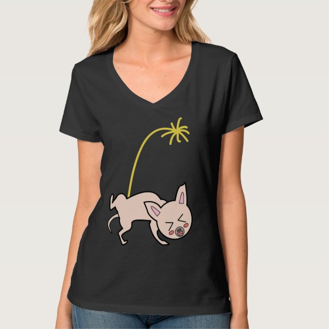Pissing Chihuahua T Shirt (Framsida)