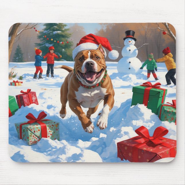 Pitbull-hund springer i snö med julhatt musmatta (Framsidan)