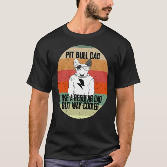 Pitbull Pappa som ett vanligt Pappa men ett färgdj T Shirt (Framsida)