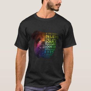 Pitbull tittade in i deras Öga under tillräckligt T Shirt