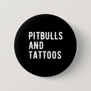 Pitbullar och Tattoos Pitbull Owner Hund Inked Äls Knapp