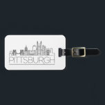 Pittsburgh, Penn Stylized City Skyline Luggage Tag Bagagebricka<br><div class="desc">En unik bagagetod som representerar den vackra staden Pittsburgh,  Pennsylvania.  Den här märkrn illustrerar stadens unika skylt med namn under.</div>