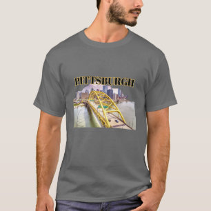 Pittsburgh-skyline och Fort Pitt-bron T Shirt