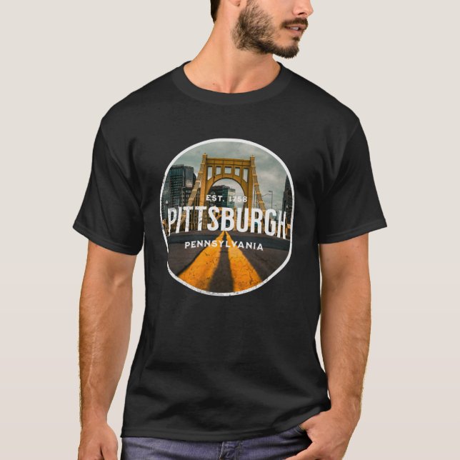 Pittsburgh Skyline T Shirt (Framsida)