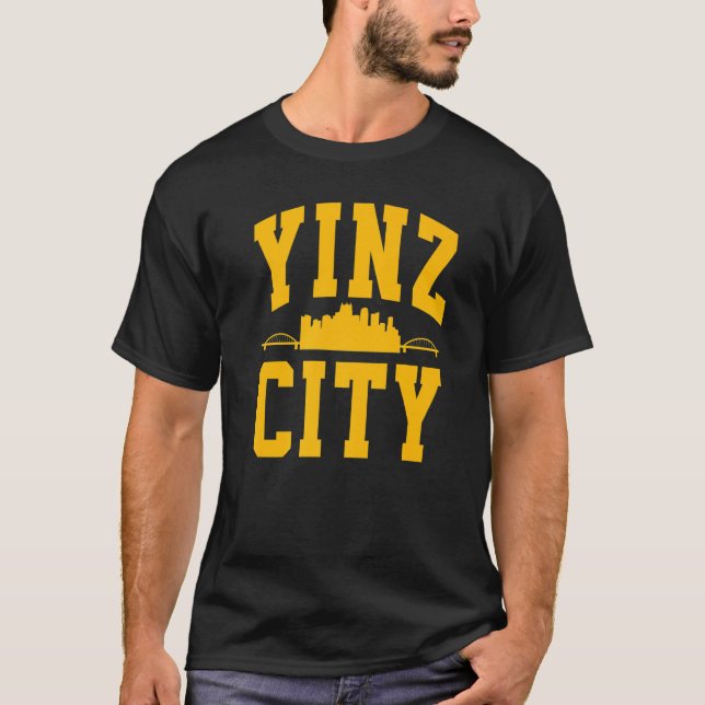 Pittsburgh Yinz Yinzer Steel City Skyline 412 Hom T Shirt (Framsida)