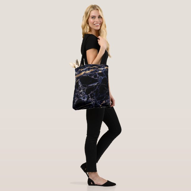 PixDezines MIDNIGHT BLUE MARBLE+FAUX GULD VEINS Tygkasse (På modell)