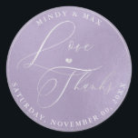 PixDezines ROMANTIC SCRIPT KÄRLEK THANKS DIY FÄRG Runt Klistermärke<br><div class="desc">PixDezines kärlek och tack vare den ,  romantiska kalligrafin DIY lilac färg bakgrund. Copyright © 2010-2019 PixDezines™. Alla höger reserverade.</div>