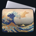 PixDezines-Vintage, Underbar Wave, Hokusai 葛 飾 北 斎 Laptop Fodral<br><div class="desc">PixDezinves Vintage av japansk konst med faux guld-accent. Kanagawas Underbara våg är en av de mest synliga i världen. Konstnären Hokusai,  1832 (Edo Period). Att beskriva kinami som underbara vågar,  INTE tsunami. Digitalt utökat med PixDezines. Copyright © 2008-2023 PixDezines™.</div>