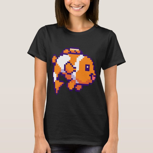 Pixel clownfisk i orange och vit t shirt (Framsida)