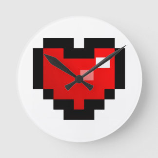 PIXEL HJÄRTA RUND KLOCKA