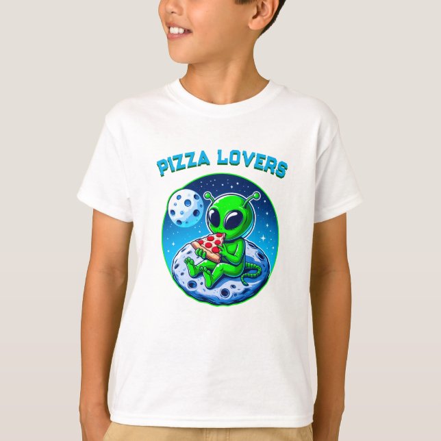 Pizza-Loving Alien vid Måne | Roligt Cosmic T Shirt (Framsida)