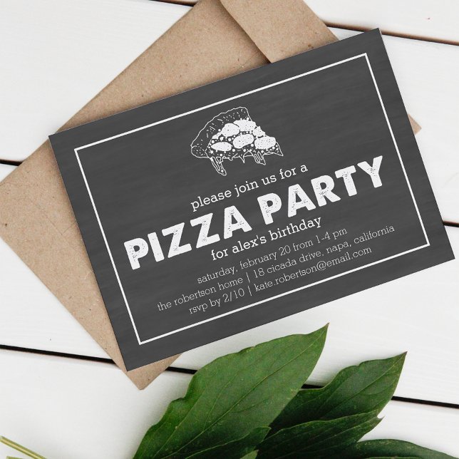 Pizza Party Black & White Chalkboard Birthday Inbjudningar (Skapare uppladdad)
