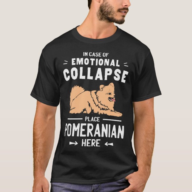 Place Here Pomeranian Dwarf Spitz Dog Owner T Shirt (Framsida)