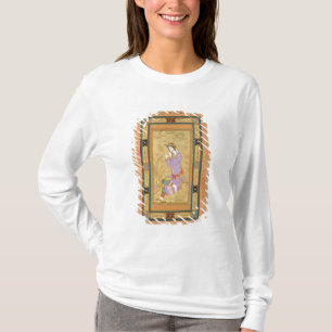 Placerad flicka som krullar henne hår in i tee shirt