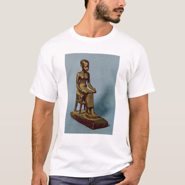 Placerad staty av det Imhotep innehav ett öppet T-shirt (Framsida)