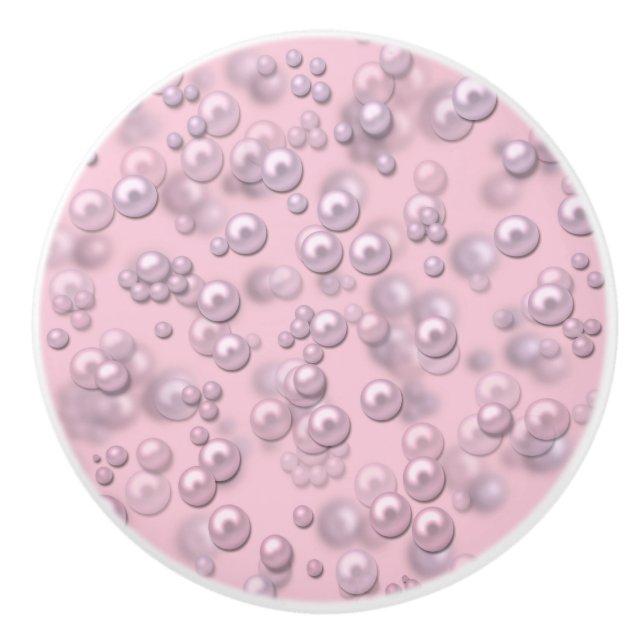 Placerare av pärlor av vit rosa på rosa sammet knopp (Framsidan)