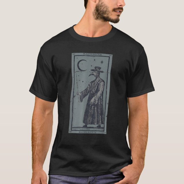 Plague Doktor Tarot Card T Shirt (Framsida)