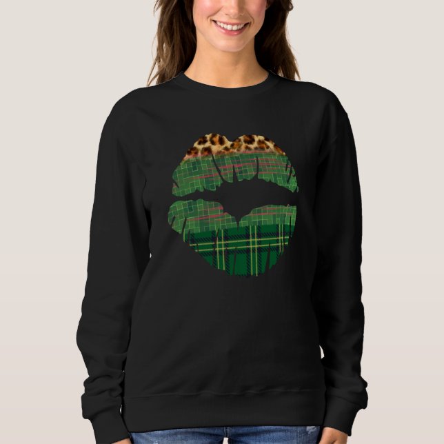 Plaid Shamrock Kiss Me For Luck St Patrick's Day T Shirt (Framsida)