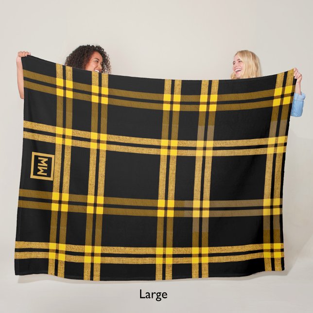 Plaid tartan monogram, svart och guld fleecefilt (Skapare uppladdad)
