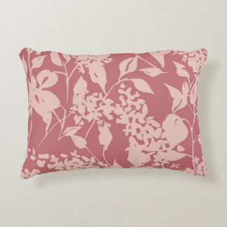 Plain floral drawing. Silhouettes of blooming lila Prydnadskudde