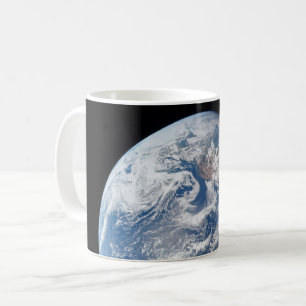 Planet Earth taget av besättningen Apollo 11. Kaffemugg