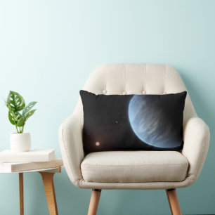 Planet K2-18b, värdstjärna och tillhörande plan. Lumbarkudde