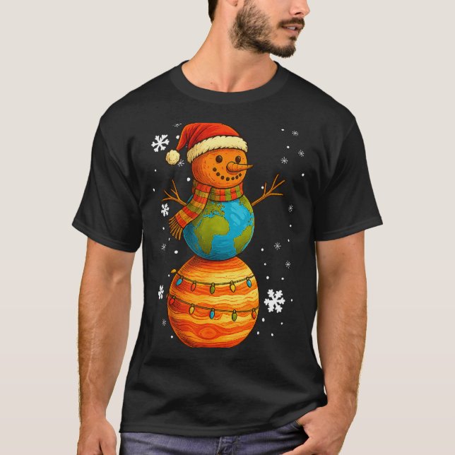 Planet Snowman Earth Saturn Christmas Holiday Art  T Shirt (Framsida)