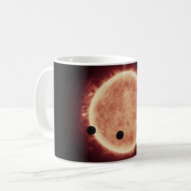 Planetter som transiterar Red Dwarf Star i Trappis Kaffemugg (Framsida vänster)