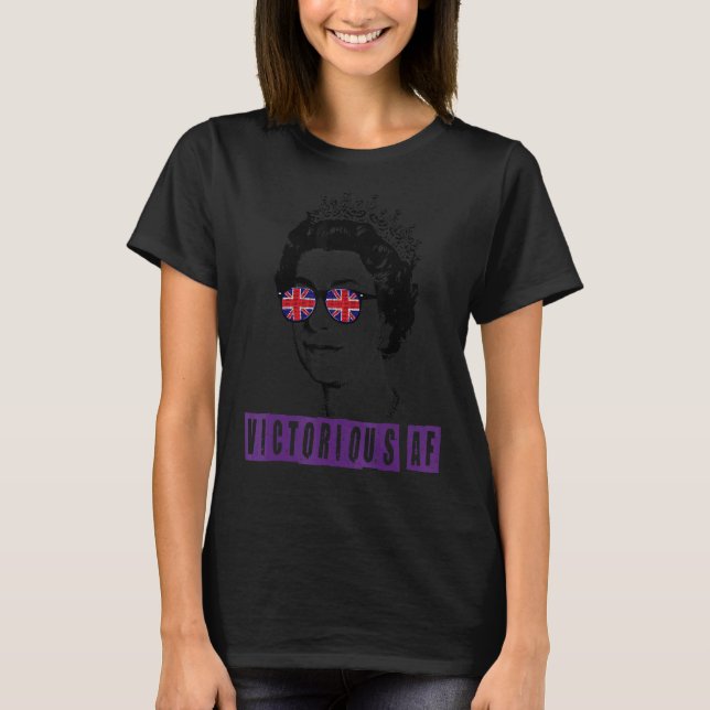 Platinum Jubilee Queen & Union Jack Victorious Af T Shirt (Framsida)